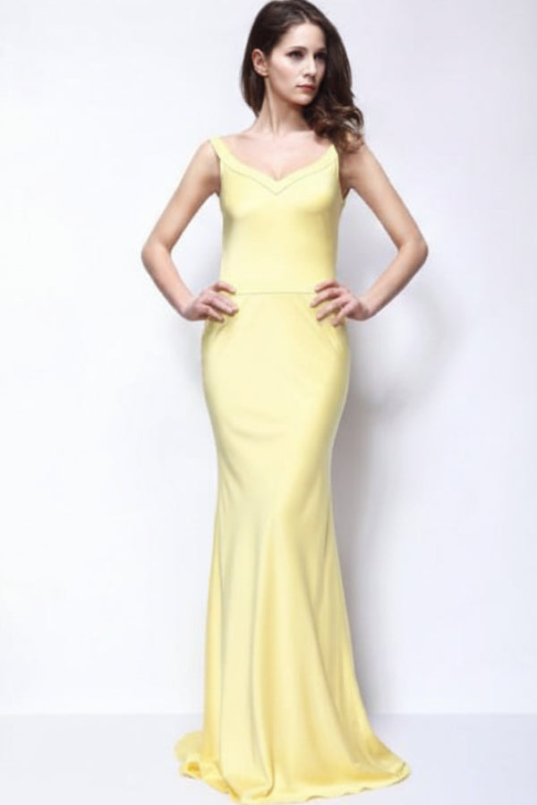 kate hudson dress yellow Recreates How to Lose a Guy in 10 Days Look Kate Hudson Turned Her Bathroom