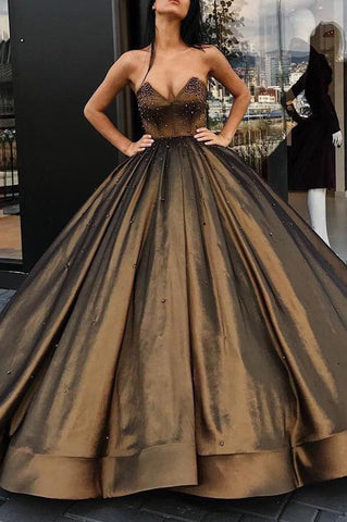 Elegantes braunes A-Linien-Prinzessin-Ballkleid mit Herz-Perlen und Perlen