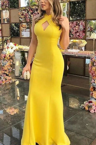 Robe de bal de soirée découpée sans manches jaune à col licou